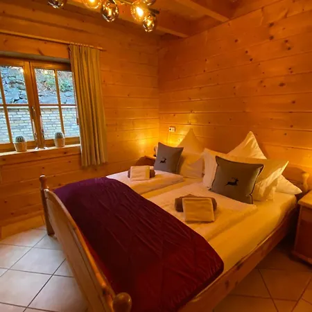 Vakantiehuis Luxus Blockhaus - Panoramablick, Direkt Am Skilift *