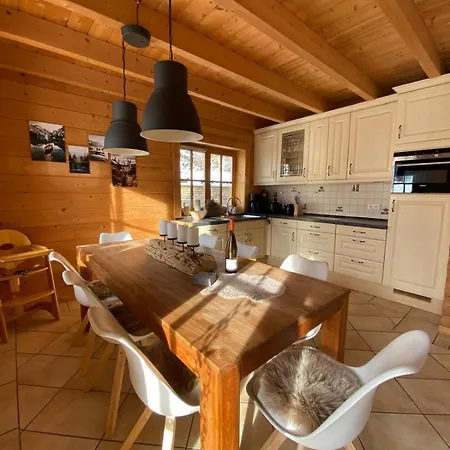 Vakantiehuis Luxus Blockhaus - Panoramablick, Direkt Am Skilift *